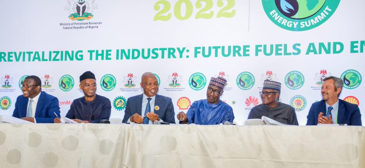 nnpclimited's tweet photo. PHOTO NEWS:

Today, on the sidelines of the 5th Nigeria Int'l Energy Summit (#NIES2022), #NNPC Ltd sealed a Gas Supply &amp; Aggregation Agreement (GSAA) with its partners in the Shell Petroleum Devt Company (SPDC) Joint Venture to supply gas to Dangote Industries Ltd (DIL)

Thread.. https://t.co/5dJMtGkEsy