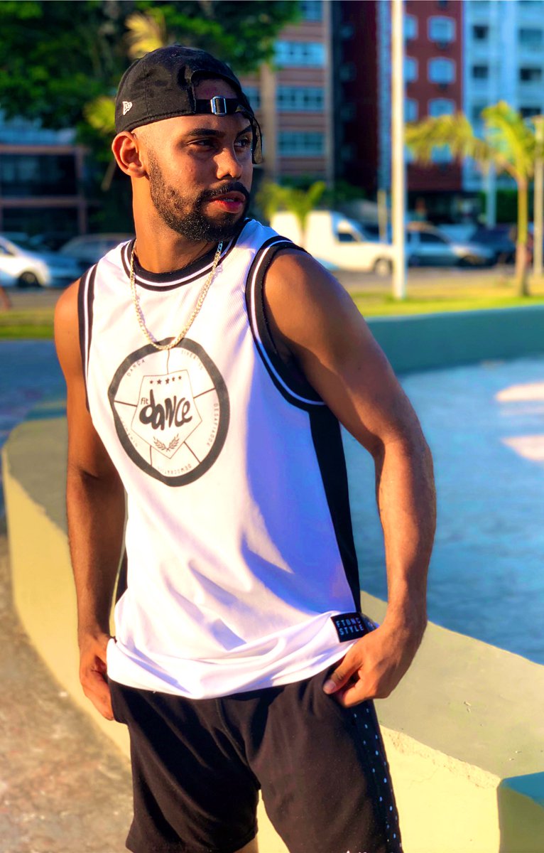 wagribeirOFC's tweet photo. Um pequeno SPOILER do ensaio de fotos + vídeozinho que irei postar lá no Feed 😎 #FTDNC #fitdance https://t.co/1YUPYTop7C