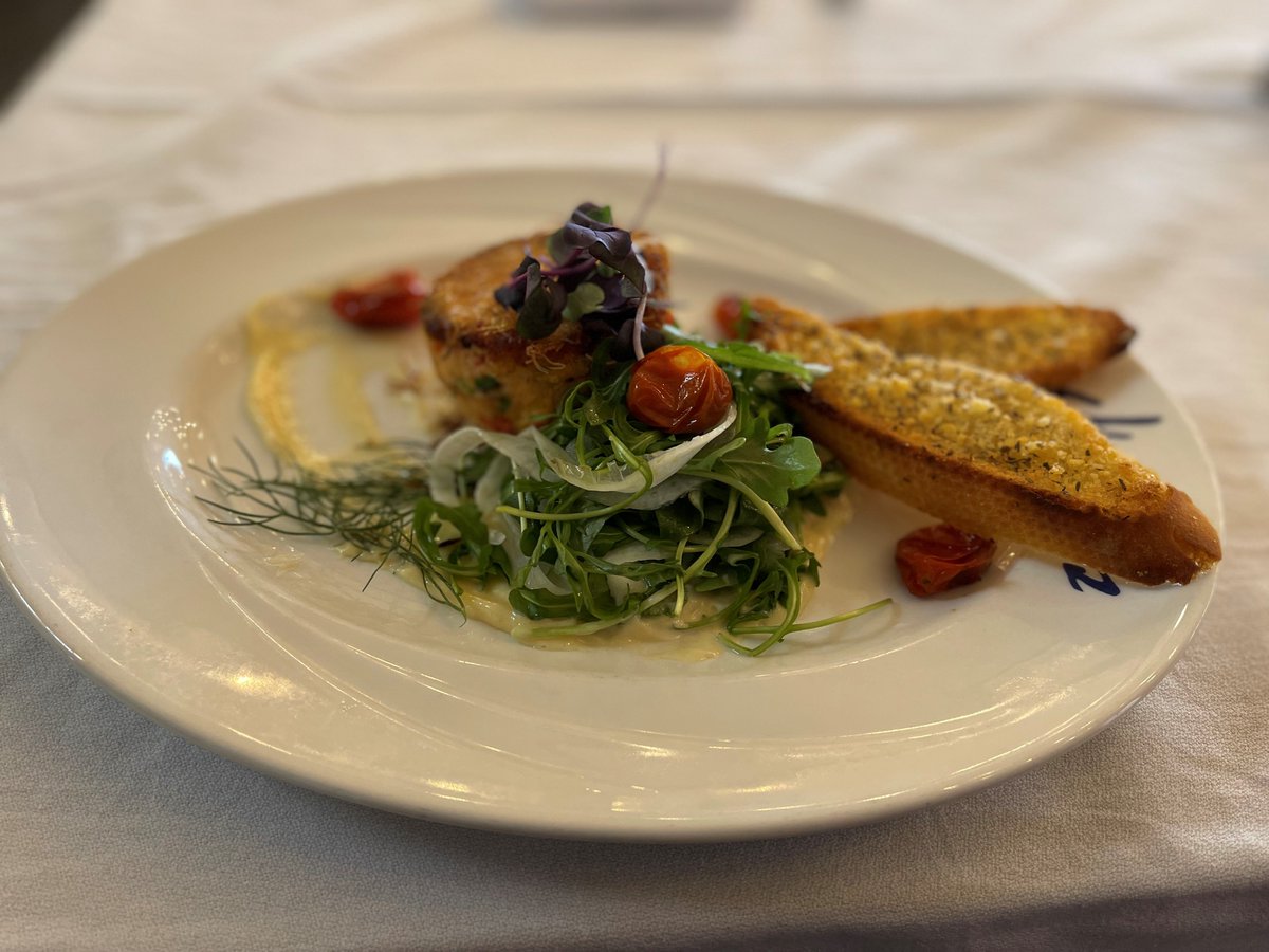 jacksonsPGH's tweet image. Our Ash Wednesday Lenten Special Feature😍

This specialty appetizer is the Pan Seared Salmon Cake served with Fennel, Arugula &amp;amp; Blistered Tomato Salad, Roasted Garlic Aioli and Crostini.👌