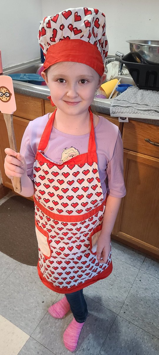 MrsCrazedLlamaz's tweet photo. @RosannaPansino a nerdy nummie chef in training https://t.co/1atu3BTiTE