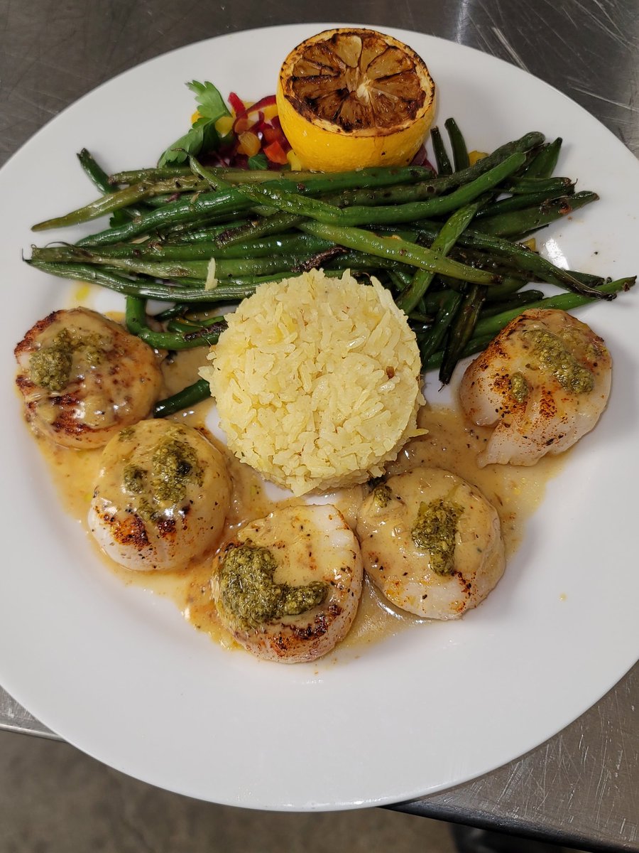 revdennisbell's tweet photo. Fresh Scallops with a watercress pesto https://t.co/Lr72uEAlE3