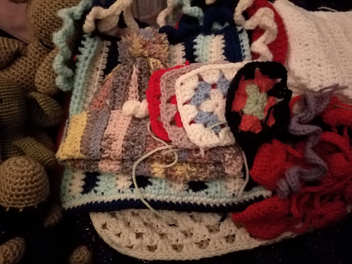 CeeferCrafts's tweet photo. #100HappyDays & #WednesdayWIP
Day 61
Working on sample granny squares so I'm ready for the next batch of crochet classes at The Wool Haven
#MHHSBD
#CrochetClasses #LearnToCrochet https://t.co/HQrPkzARJ4