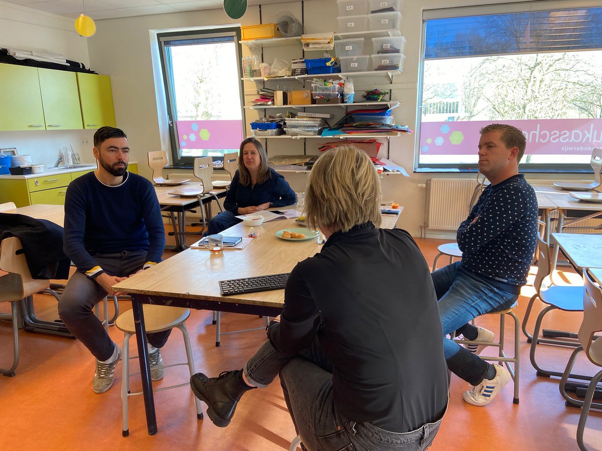 Wow, de <a href="/lukasschooladam/">Lukasschool Amsterdam</a> in Osdorp. Indrukwekkende Familieschool. Dank, <a href="/MarjoleinMoor/">Marjolein Moorman</a>, <a href="/RosienSchipper/">Rosien Schipper</a> en <a href="/sebastiaanvhuet/">Sebastiaan van Huet</a> voor het delen van jullie ervaringen én optimisme.