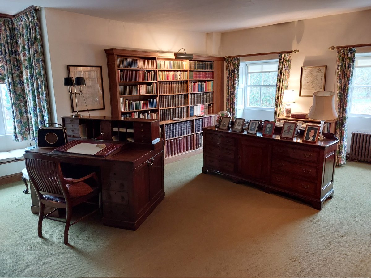 MattHowling's tweet image. Visit to @NTGreysCourt near Henley on Thames, former holiday home of author Ian Fleming's mother Evelyn, and used as a location for Poirot, Downton Abbey, &amp;amp; Daniel Deronda, etc. #tv #NT