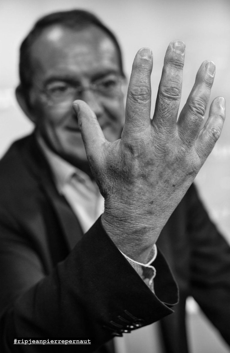 Soldatdesmedias's tweet photo. Cette sublime photo de @nikosaliagas en hommage à #jeanpierrepernaut 📸🙏 https://t.co/WSWjwcSaIT