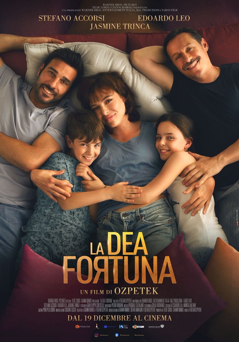 _LaChicca__'s tweet photo. "Come fai a tenere sempre con te qualcuno a cui vuoi molto bene? Devi guardarlo fisso, rubi la sua immagine, chiudi di scatto gli occhi, li tieni ben chiusi.
E lui ti scende fino al cuore e da quel momento quella persona sarà sempre con te." ❤️‍🩹

#ladeafortuna https://t.co/4QDLWb71iU