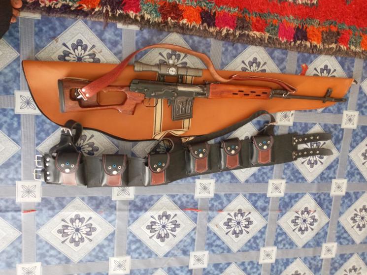 A SVD in 7.62x54mmR with a distinct Iraqi Al-Kadesiah palm tree magazine for sale in Iraq with the seller offering a "special price" for what he simply calls a "Russian"