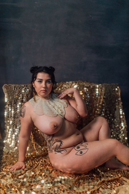 Queen birthday bitch. https://t.co/g4vh5pS8SU