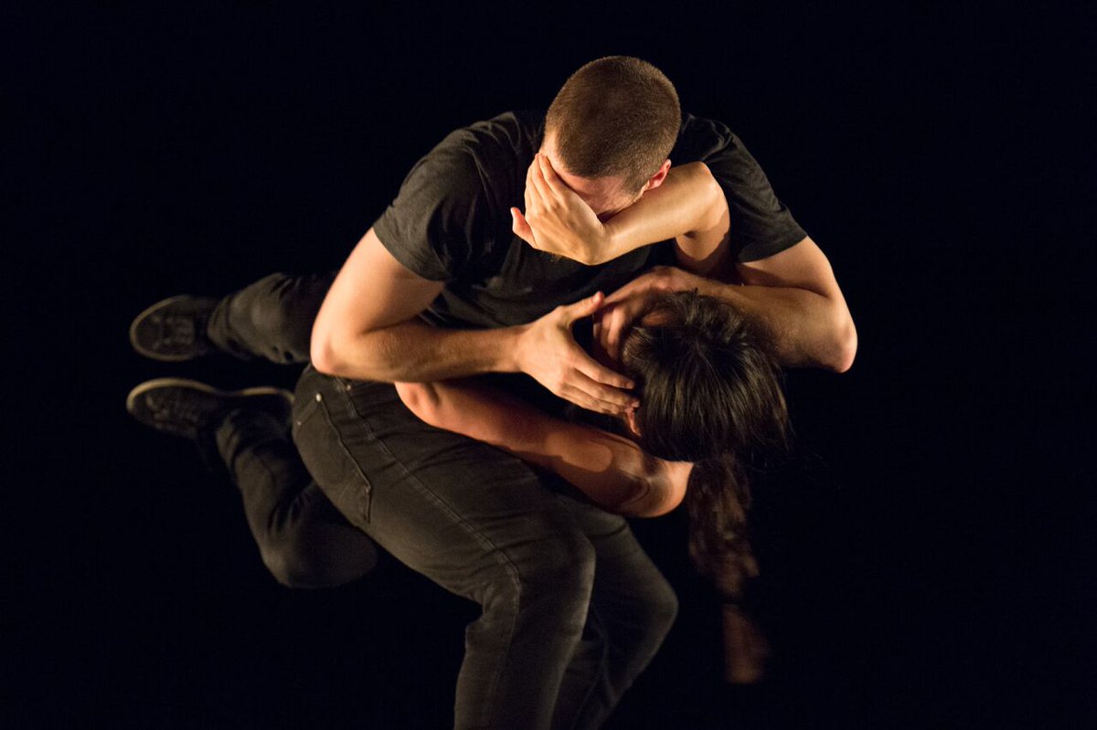 #VIDF2022 Livestream series presents another duet created through an international collaboration between Company 605 and Brussels-based artist German Jauregui.

Watch Albatross this week on March 4 @ 7pm &amp; March 5 @ 4pm.

Tickets: ow.ly/cinf50I8AMQ