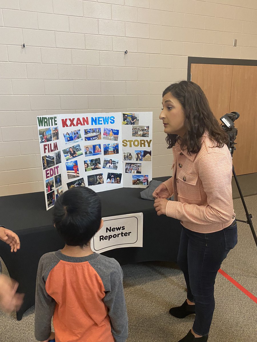 Our <a href="/Parkside_ES/">ParksideElementary</a> students had a great time this morning learning about different careers with <a href="/CounselorShaw/">Julie Shaw</a> and community members. 💙 #1LISD #ParksideDreamTeam