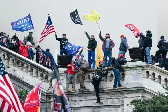 thehill's tweet photo. Jan. 6 rioter who pleaded guilty dies by suicide ahead of sentencing https://t.co/xGEyfYxln3 https://t.co/PychvTyUGi