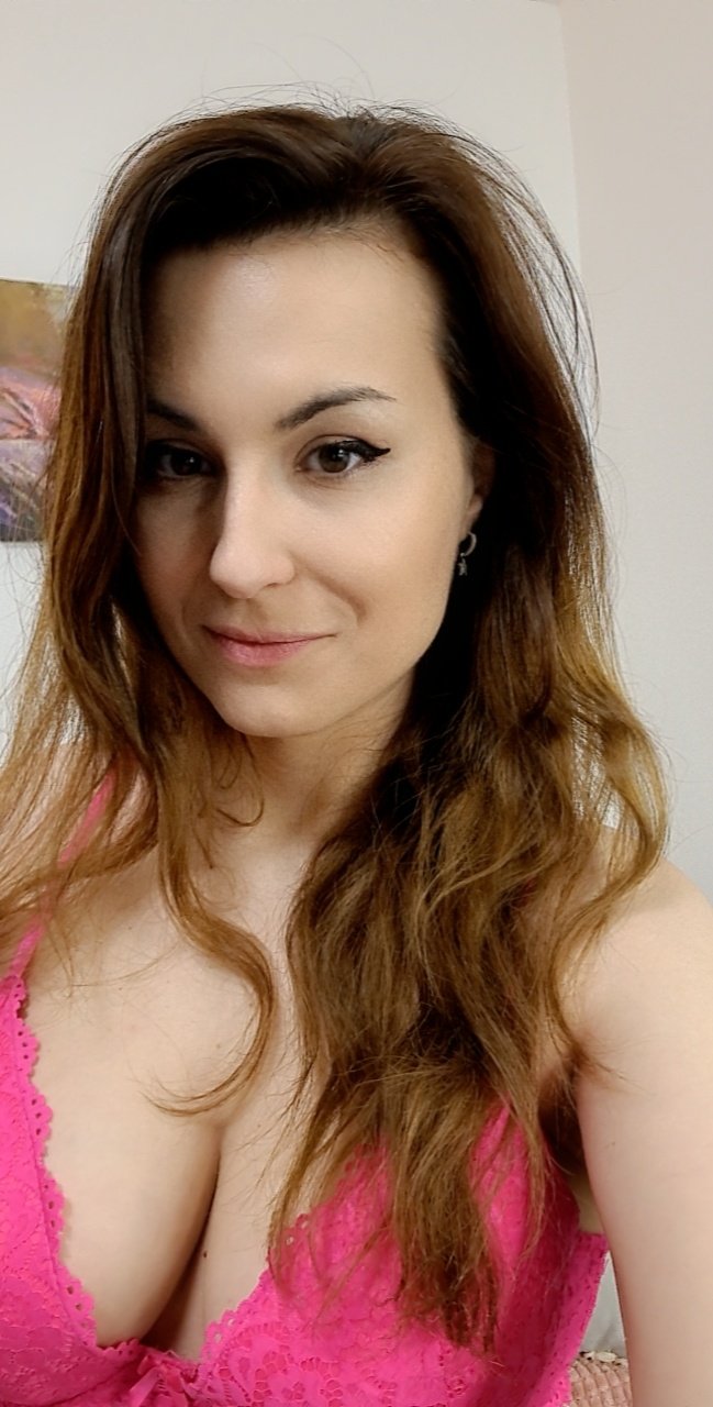 Off to bed 🤗💋 https://t.co/AuSGLt4zyq #GoodNightTwitterWorld https://t.co/Tvb4HxrIis