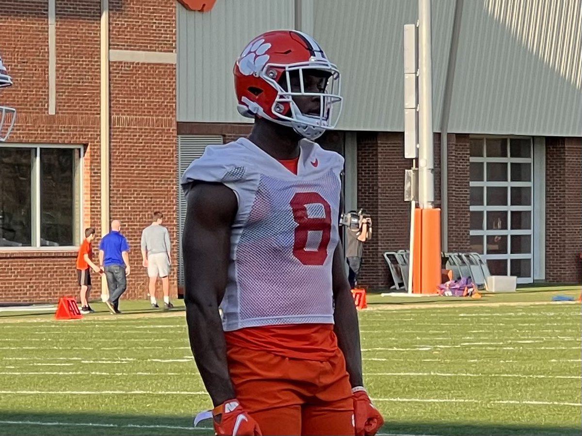 clemson_bias's tweet photo. @A_Randall5 is a TRUE freshman 🤯 https://t.co/fbXLHJCdTg