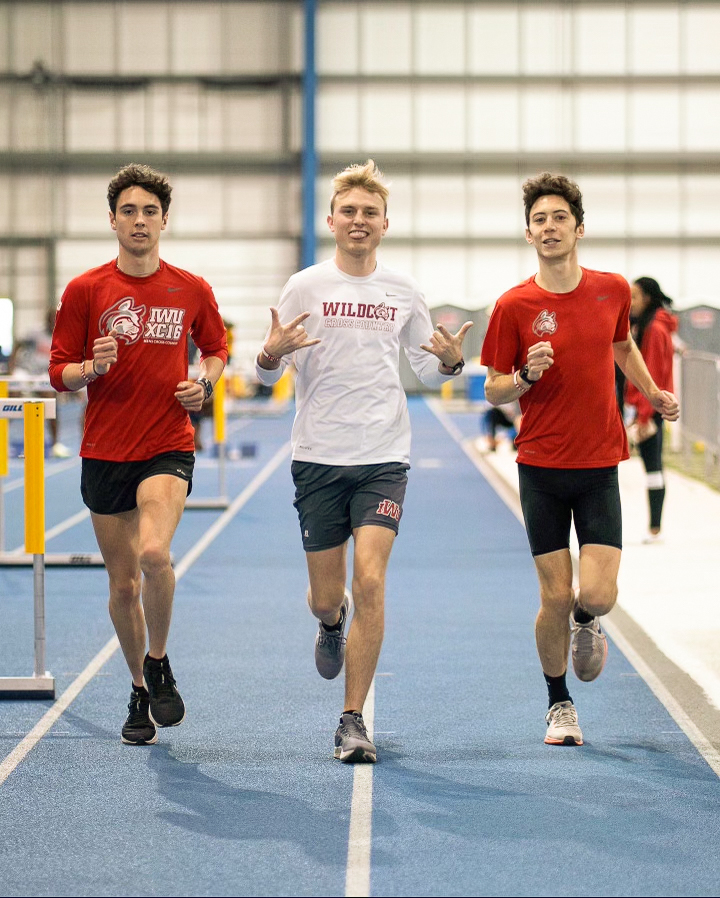 iwutfxc's tweet image. Last practice before prelims tomorrow! It’s go time baby!

#NAIATrack