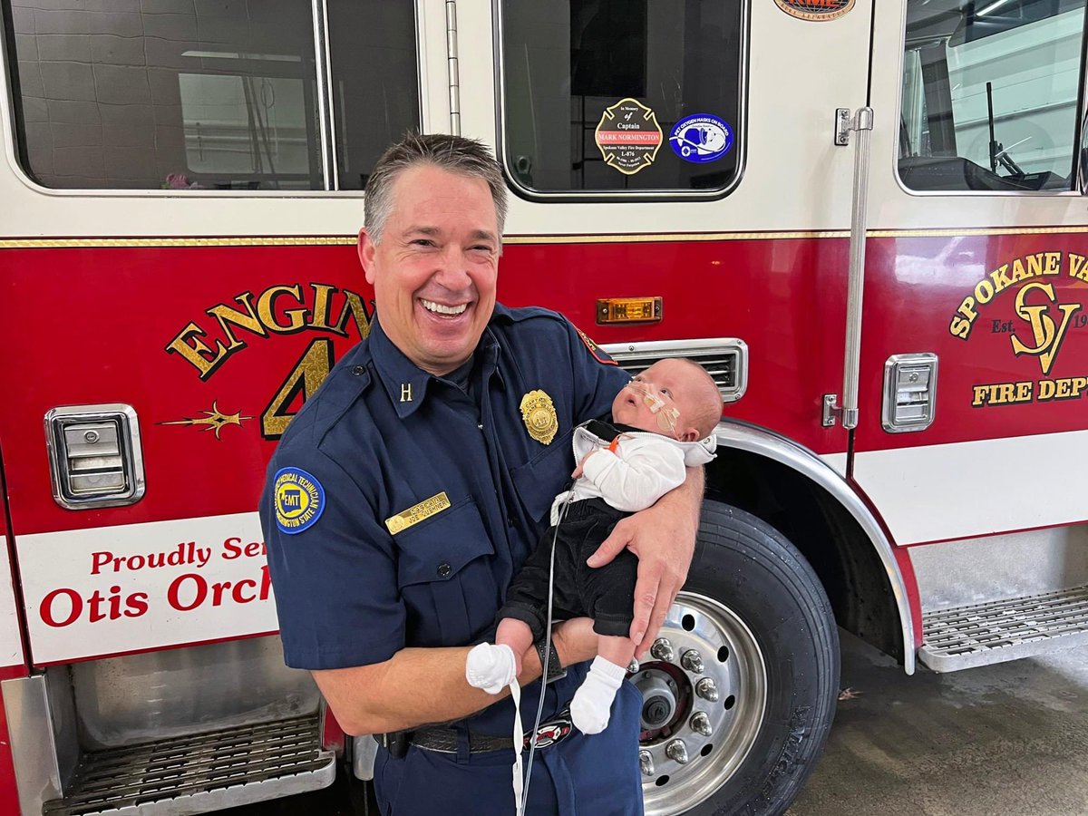 FireChiefSVFD's tweet photo. Congratulations to Joe Cushner on his promotion to @SpokaneValleyFD Captain! I am honored to be Fire Chief of such a great & dedicated Fire Department focused on Service & growth. Well deserved Joe! #leadership #SVFDServingOurCommunitySince1940 #SVFDFocusedonCommunity https://t.co/fOaZxindCj