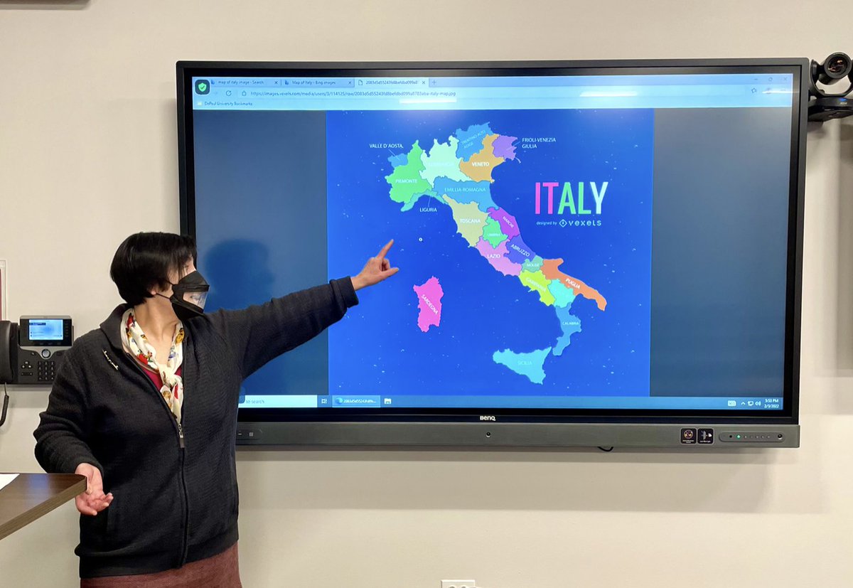 julietdipadova's tweet photo. “The next generation of language-learners and communicators could rely less on facial expressions because of masks,” said Clara Orban, DePaul Italian and French professor. #jour280
🖱️Click here for the full story: https://t.co/pedMiQb4kP https://t.co/u8hxGar8We