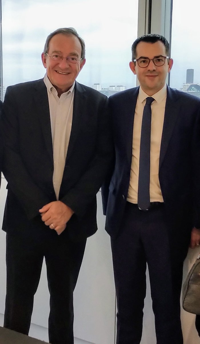 claude_riboulet's tweet photo. Triste. Souvenir d’un moment privilégié en janvier 2020 : accueilli par Jean-Pierre PERNAUT pour assister sur le plateau au direct du 13h, avec ⁦@PMorand75⁩. Il aimait profondément notre province et ses habitants, dont le Bourbonnais. Merci à vous Jean-Pierre 🙏. https://t.co/B4SEic7QVm