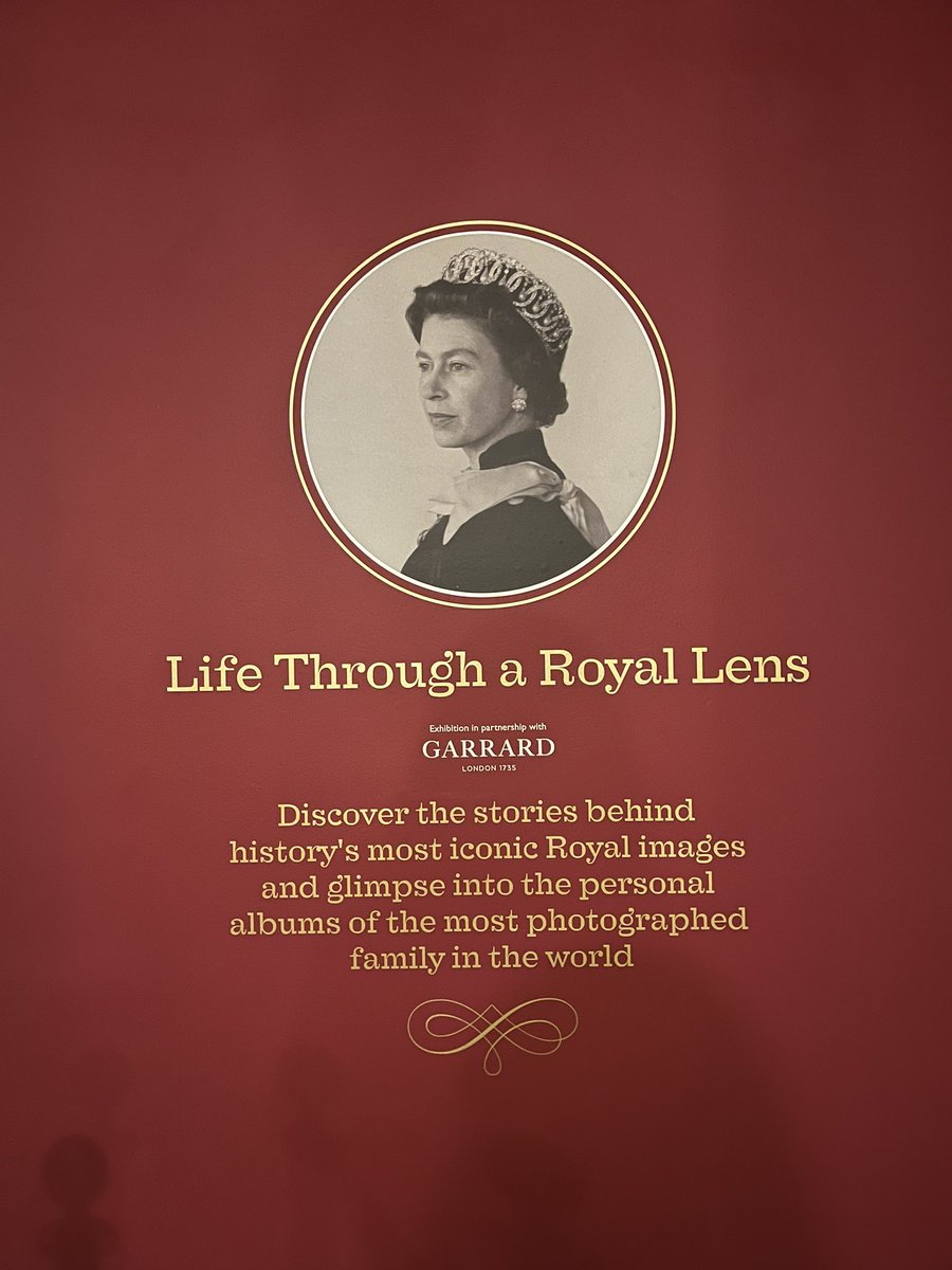 Communications Manager by day, Events Steward by night! And what a night this was, helping out at the launch of @HRP_palaces’ fabulous ‘Life Through a Royal Lens’ exhibition at Kensington Palace. 

#RoyalLens opens on Friday and will run until October. Well worth a visit 👏👏