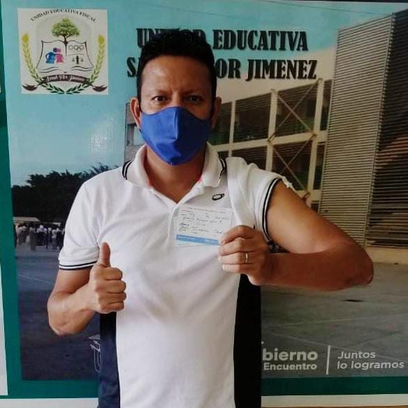 Salud_Guayas's tweet photo. #VacunadosEstamosSeguros | "Me vacuné y ahora me siento más protegido, porque recibí mi dosis de refuerzo. Invito a todos a que visiten el Centro de Vacunación #SarahFlor y se vacunen contra la #COVID19", indicó Jaime Jiménez.
#PlanVacunación https://t.co/j1yW4jxfCJ