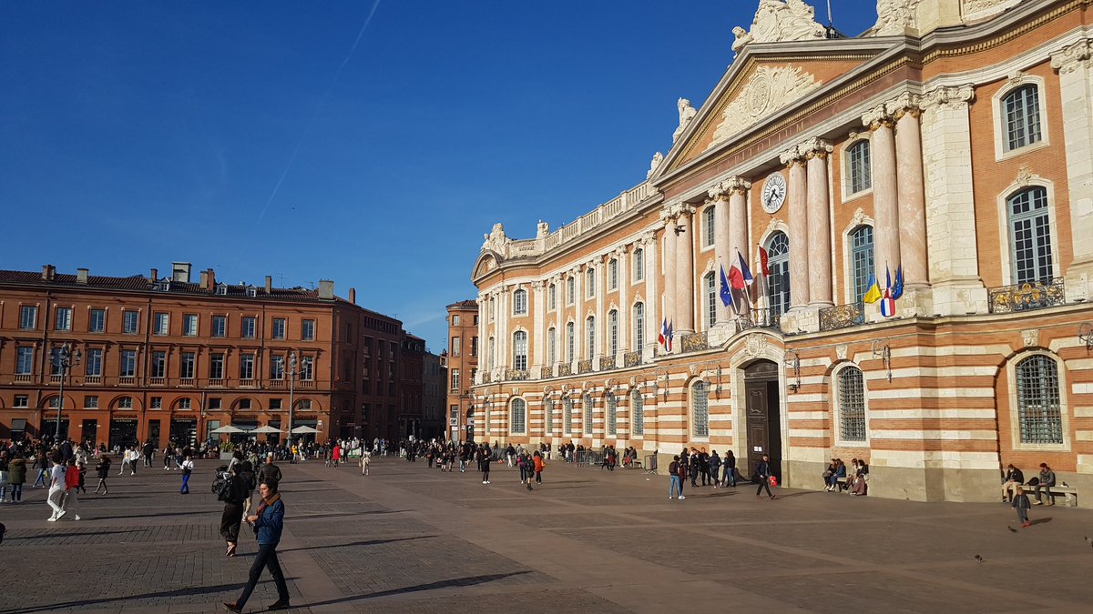 PicturesRenard's tweet photo. #photooftheday
#streetphoto 
#photography 
#photographylovers 
#Photographie 
#Toulouse hier https://t.co/0wu3a4if1i