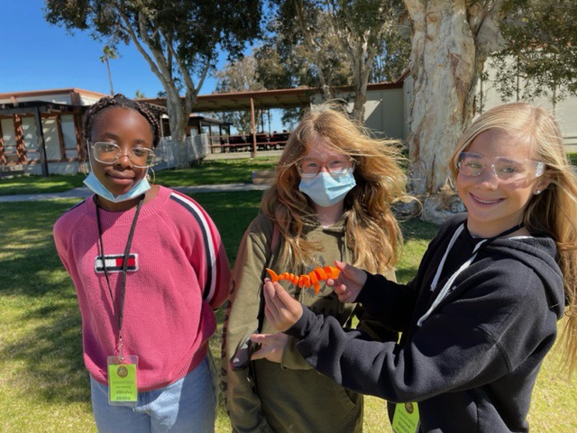 NeesTweet's tweet photo. Marines are teachers too @MCIWPendletonCA! @SanOnofreSchool 6th-graders #STEM -ing together at @MCTSSAinfo. #SanOPantherPride #Happy #Students
Special thanks to our Innovation Lab TOSA B Rudolph @elem_bootcamp for organizing! https://t.co/TWwgKp0B7t