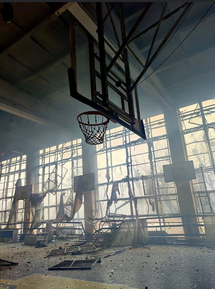 KieronAchara's tweet photo. A couple of weeks ago this gym would have been full of young people playing the game I love.  War should never be the answer 🙏🏽. https://t.co/kfQsVJPyIM