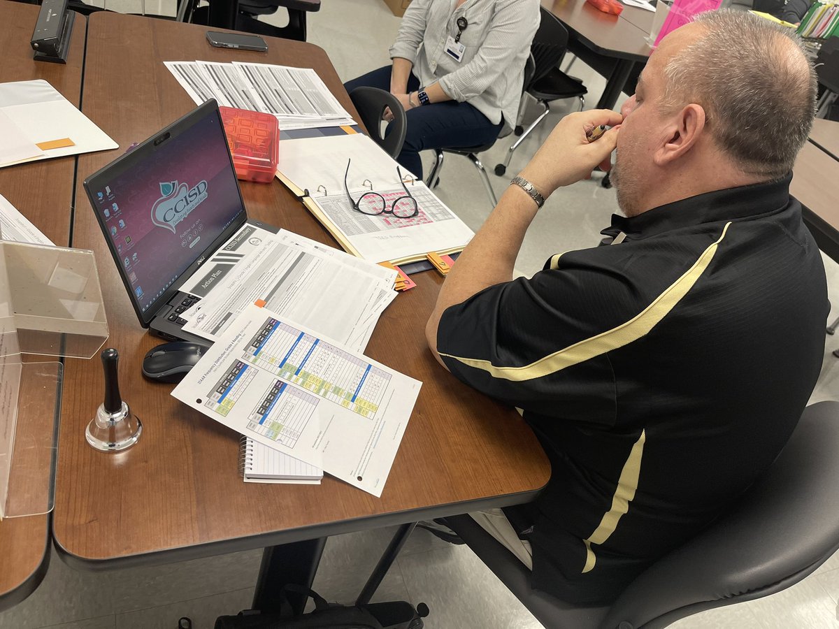 ValerieArechiga's tweet image. Way to go SPED team!! Love the data analysis and conversations! Working on the work! #intentionalinclusion 
#PLCafterhours #Wolfpack