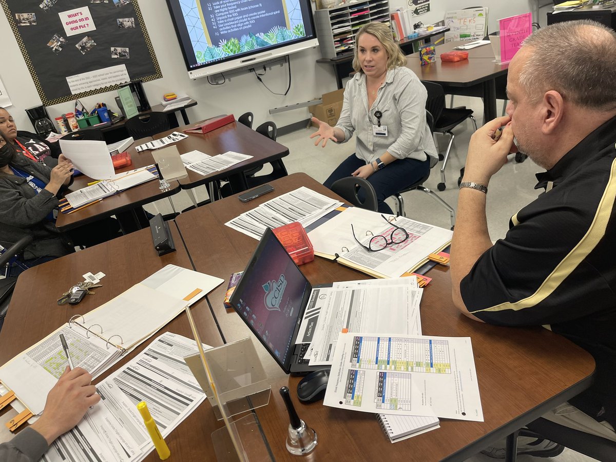 ValerieArechiga's tweet image. Way to go SPED team!! Love the data analysis and conversations! Working on the work! #intentionalinclusion 
#PLCafterhours #Wolfpack