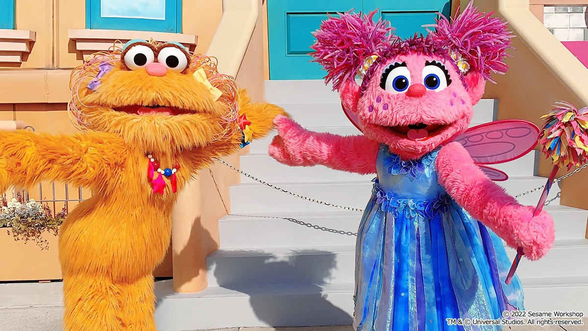 ユニバーサル スタジオ ジャパン公式 今日は ひな祭り キッズたちの健やかな成長を 心からお祈りします パークの女の子たちも ウキウキして楽しそう セサミストリート のファンのあなたは リプライ欄にお花 を咲かせてね ユニバーサル