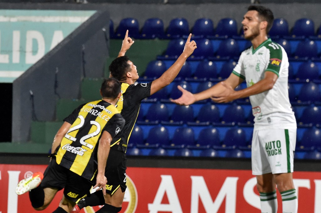 LibertadoresBR's tweet photo. ⏱ Fim do primeiro tempo!
⚽ @ClubGuarani 2-0 @AmericaMG  
🏆 Fase 2 da CONMEBOL #Libertadores
🔙 Ida: #AméricaMG 0-1 #Guaran https://t.co/abF328UR2Y