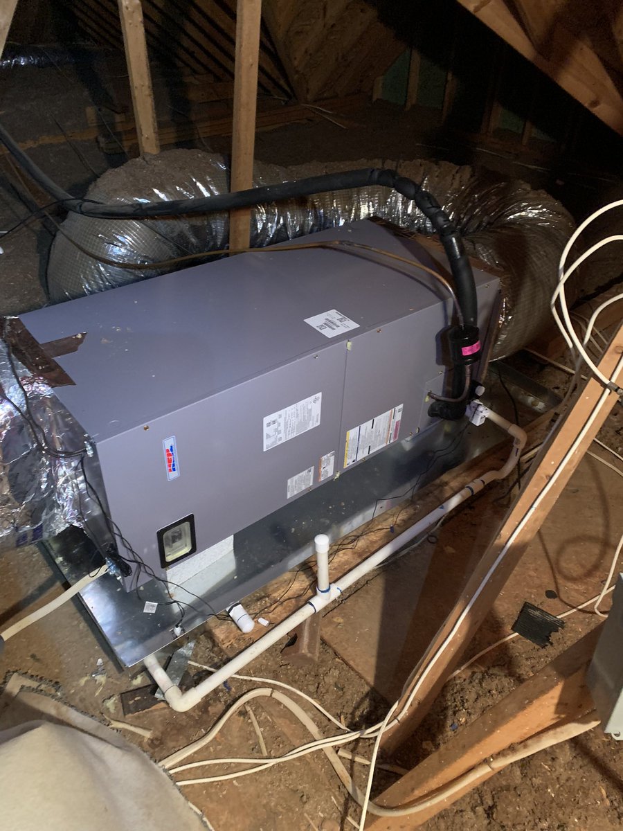 AirOutlookInc's tweet photo. Finishing up another install of a Heil split heat pump #hvacinstall #hvactechs #hvacowner #hvacheil #airoutlookinc https://t.co/54FbDiFIqW
