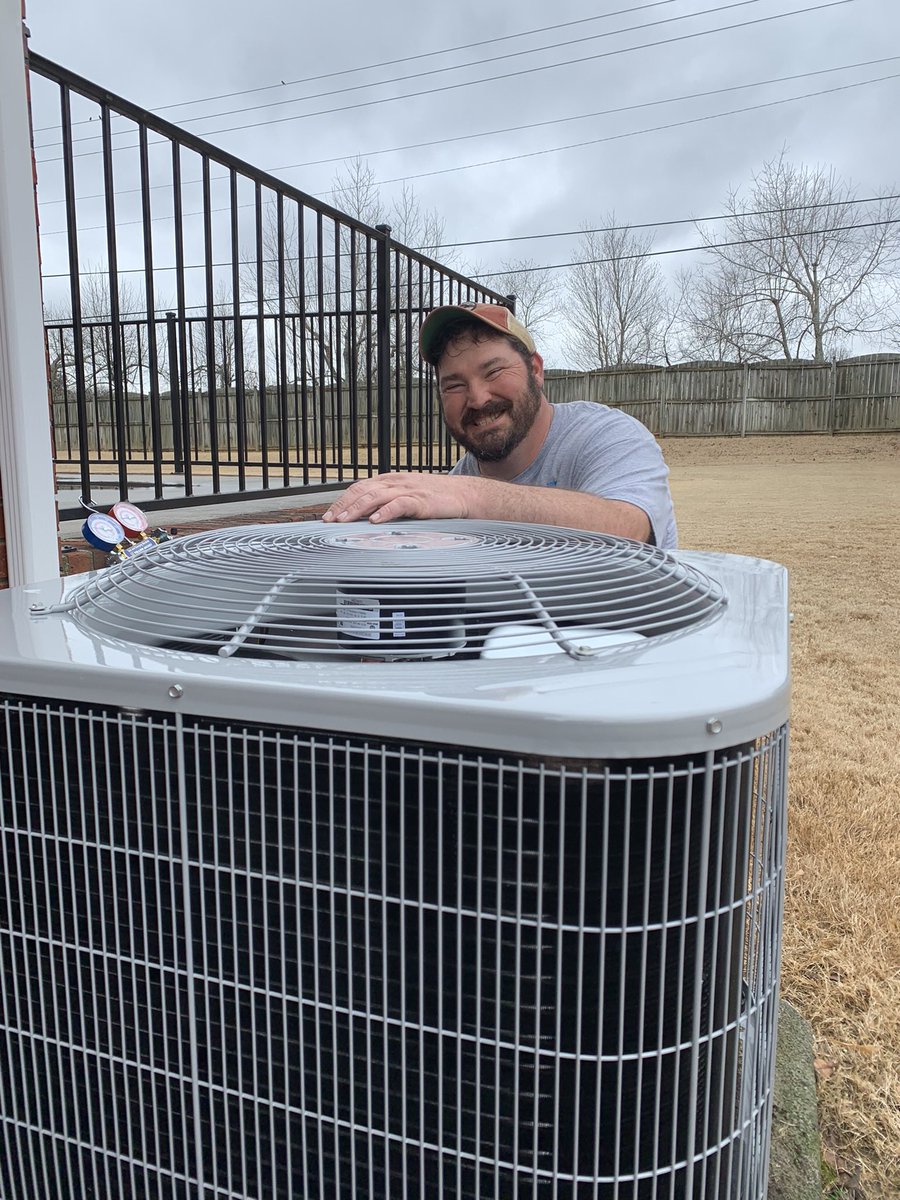 AirOutlookInc's tweet photo. Finishing up another install of a Heil split heat pump #hvacinstall #hvactechs #hvacowner #hvacheil #airoutlookinc https://t.co/54FbDiFIqW