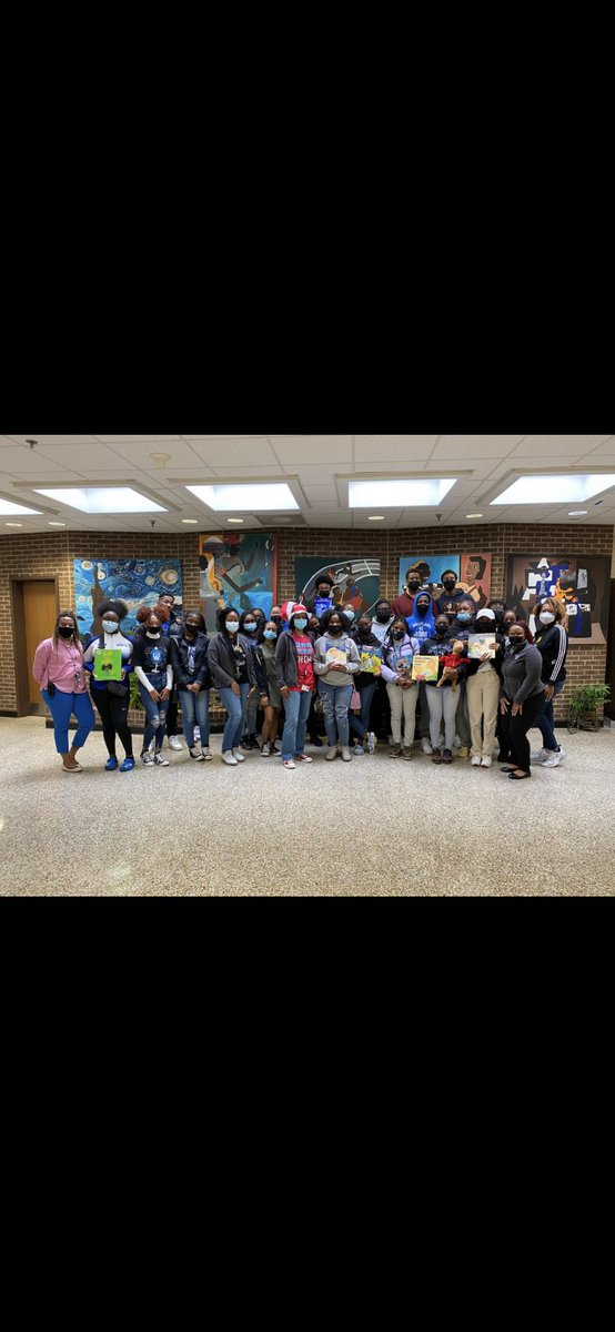 SeabornLeeES's tweet photo. We had a great time celebrating our love for reading with @westlakelions and Principal @CCMPrincipal. Thank you for reading to our scholars today. #FultonReads #ReadAcrossAmerica @KGeducator8  @DMills01 @RonMaxwellFCS1 @JarvisAdamsEdu https://t.co/oh5umk9quc