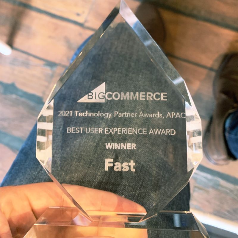 Proud moment! @fast was recognized for the BEST. USER. EXPERIENCE. AWARD. at the @BigCommerce APAC partner awards. So proud of this group—huge shoutout to all the amazing designers & researchers who are helping steer our UX ship with so much grit & grace! Ya'll are remarkable!