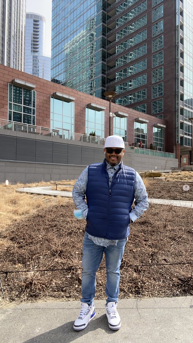 cljsr73's tweet photo. #bennettpark #chicago #downtown https://t.co/Qe4LqUxobP