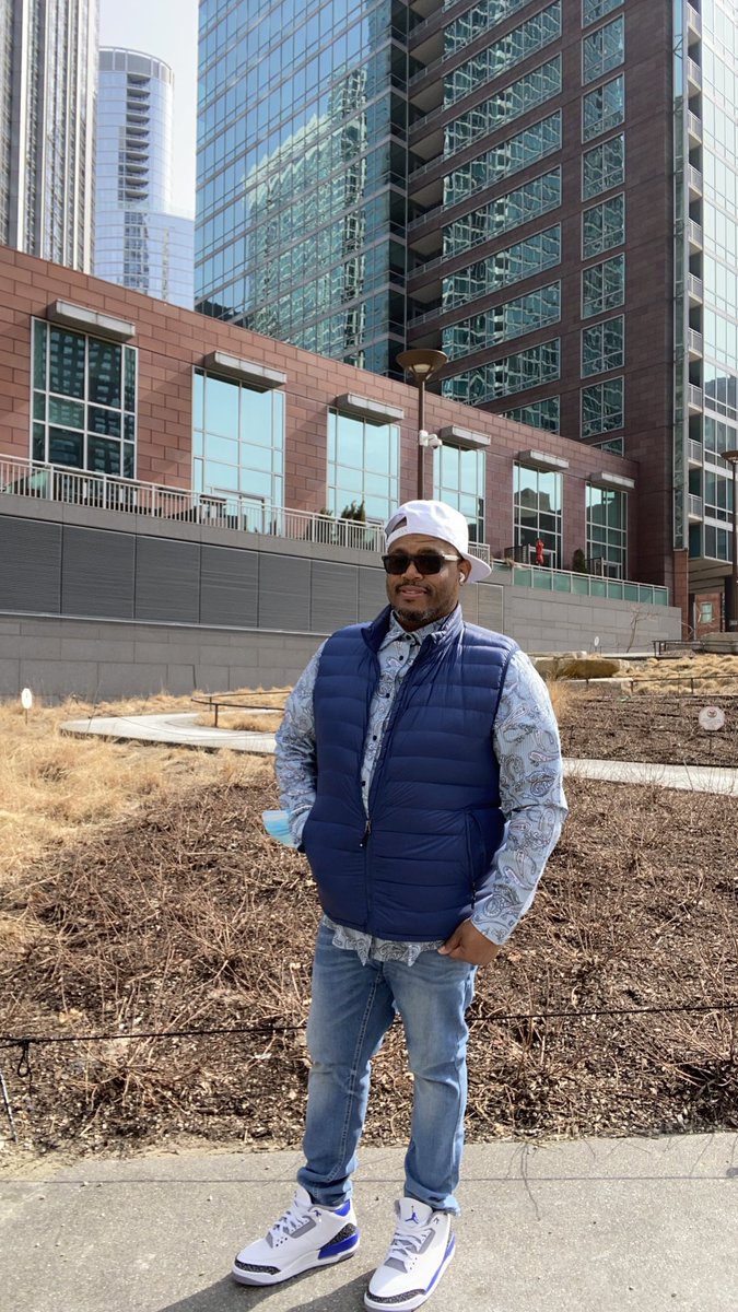 cljsr73's tweet photo. #bennettpark #chicago #downtown https://t.co/Qe4LqUxobP