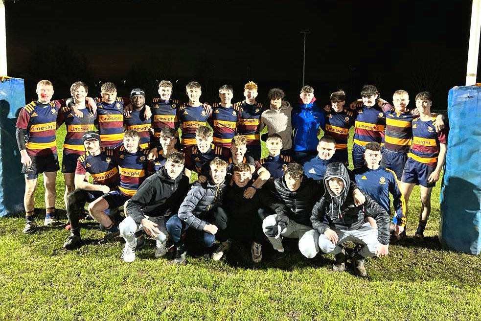 skerriesrugby's tweet photo. Our U17's, with their travelling supporters, in @RatoathRFC after a close win in the #NorthEastleague tonight.
This win puts the team nicely into the semi finals!
Well done lads.
#skerriesrfc #goatnation #youthrugby @NELBIRFU @LeinsterBranch #leinsteryouths #linesight #sponsors https://t.co/McIYpeEvuF