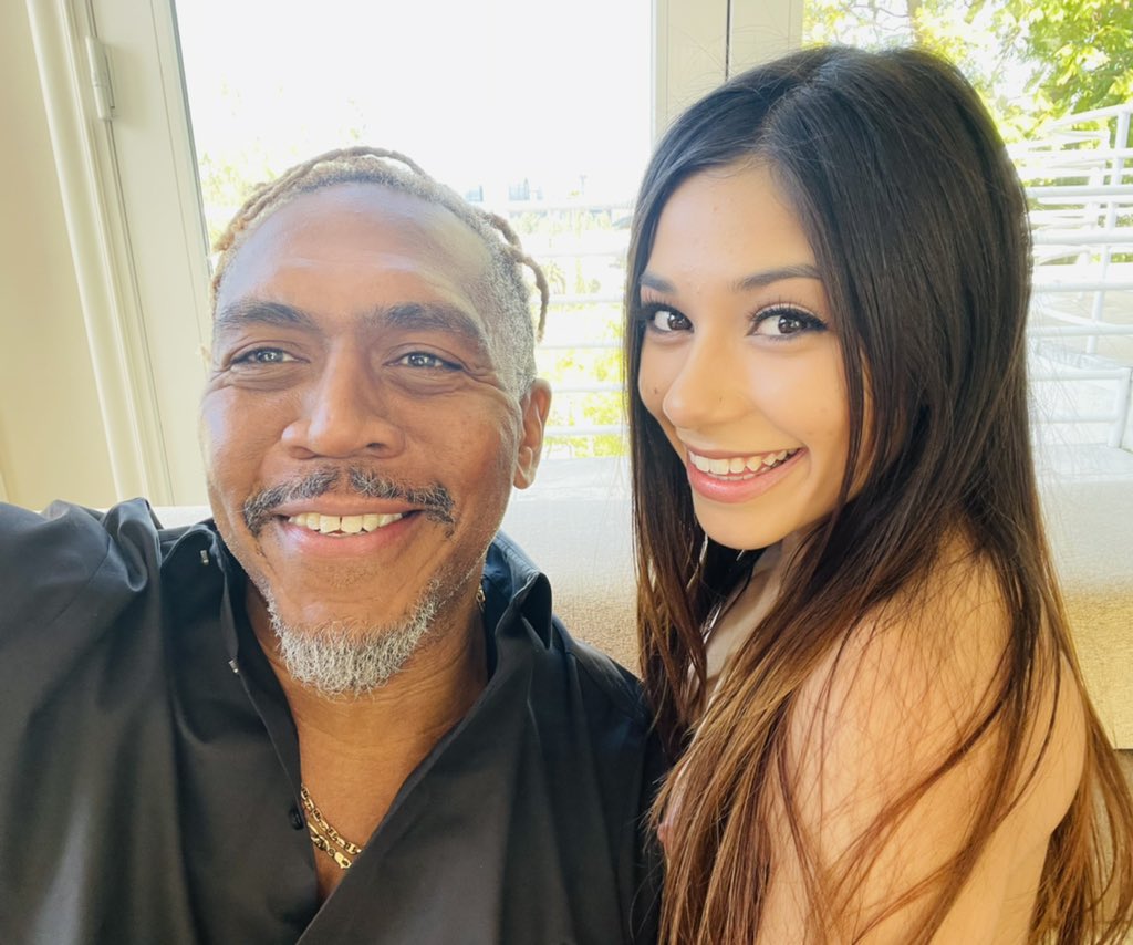 TW Pornstars - 1 pic. DREDD. Twitter. Holy shit…me and @XxlaynaMarie_  😜😈😈🥵🥵 just went all out. 11:21 PM - 2 Mar 2022