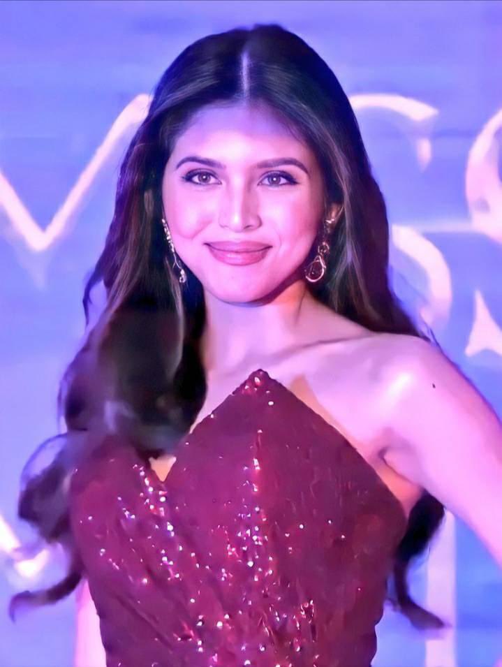 officialaldub16's tweet photo. The Beautiful Birthday Girl
@mainedcm 
#MaineMendoza 
#MaineMendozaAt27
#ALDUBatADN346Weeks https://t.co/0KWCghkKCI