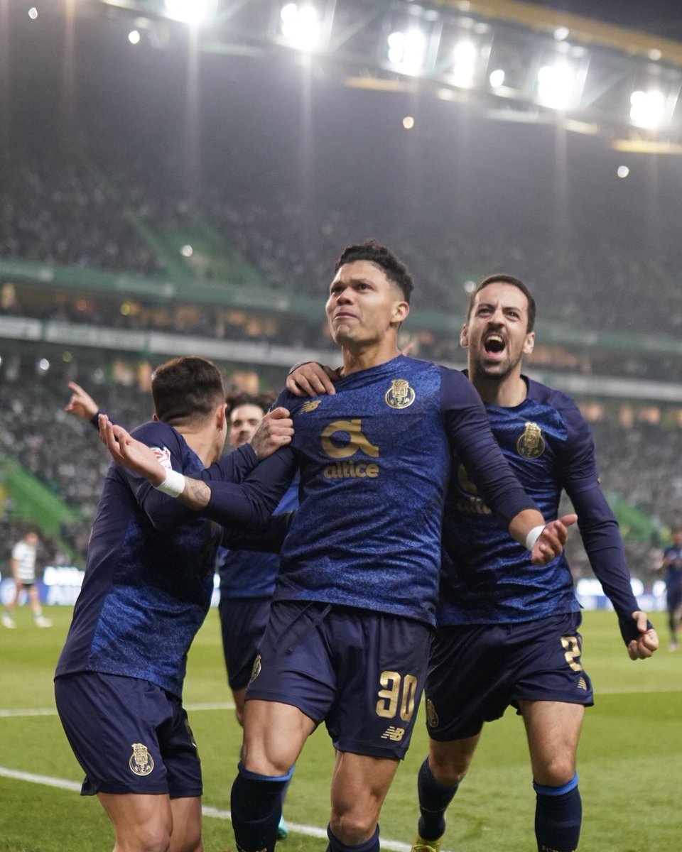 𝙏𝙝𝙞𝙨 𝙞𝙨 𝙋𝙤𝙧𝙩𝙤.

A big win under the lights in Lisbon. 

#NBFootball <a href="/FCPorto/">FC Porto</a> <a href="/newbalance/">New Balance</a>