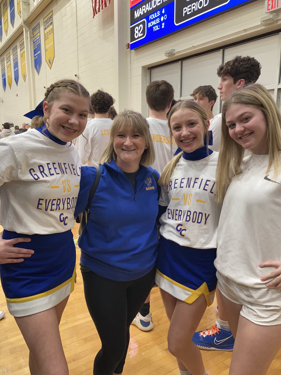 miss_dids's tweet photo. Loved seeing my GC girls 💙💛🤍 #cheerleaderforlife https://t.co/5ImWCcWJNg