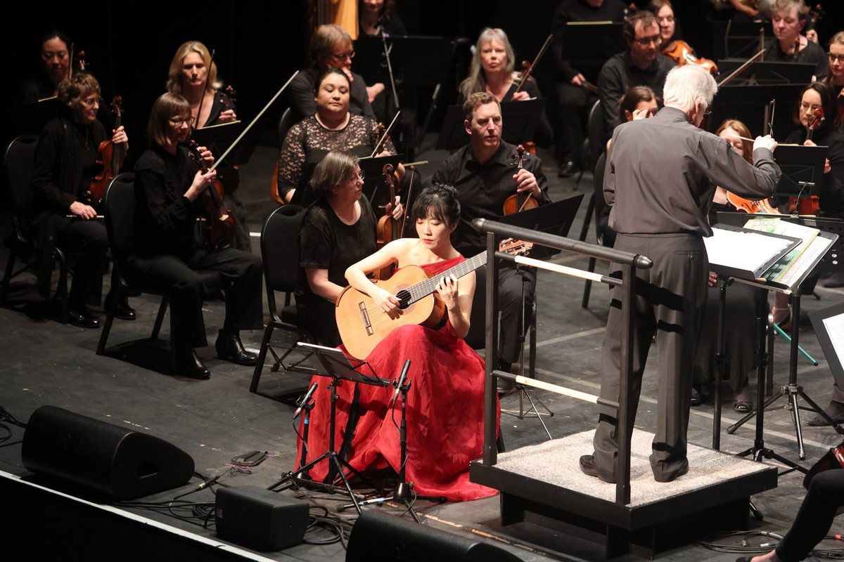 ConcertVale's tweet photo. So good to perform Concerto Magna Carta by ⁦@Johnbrunning⁩ ⁦@XuefeiYang⁩ ⁦@fnhcofficial⁩ ⁦@ClassicFM⁩ @guitar @classical guitar https://t.co/8TdQJzHlhj