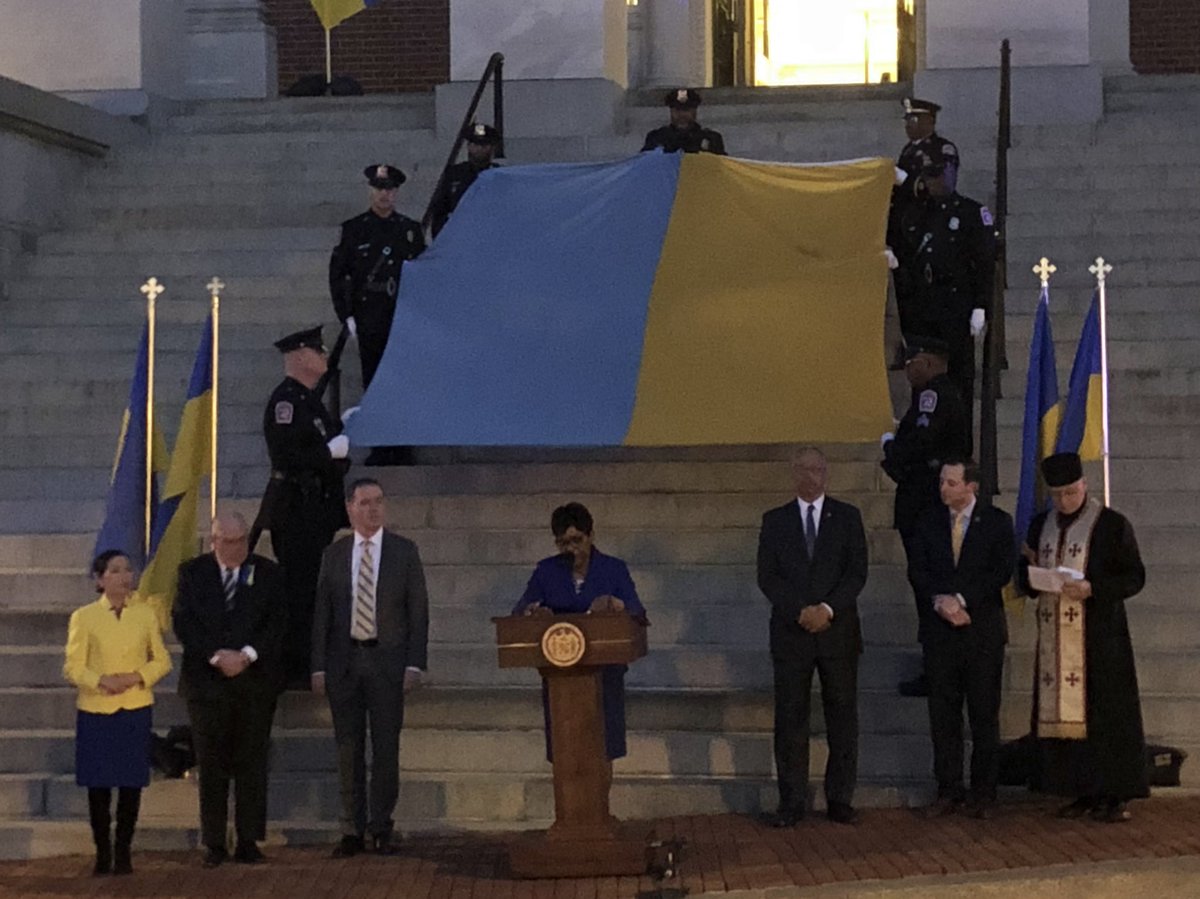 SpeakerAJones's tweet photo. Tonight, we stand with the brave men and women on the frontlines fighting for their county. We stand with the hundreds of thousands of refugees fleeing the country to protect their families. We stand with Ukrainian Marylanders across the state. Tonight, we stand with Ukraine. https://t.co/twt3BVtrWf