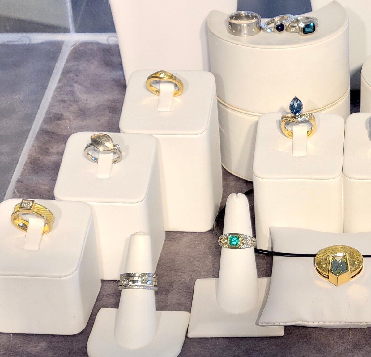 The Artym Gallery (@artymgallery) on Twitter photo Looking for something unique? We’ve got it! Stunning hand made jewelry by various professional artists. <a href="/ArtymGallery/">The Artym Gallery</a> Looking for something unique? We’ve got it! Stunning hand made jewelry by various professional artists. <a href="/ArtymGallery/">The Artym Gallery</a>