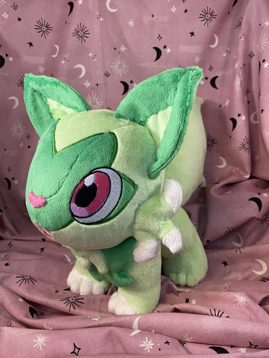 hewworeese's tweet photo. Ahhhh shit. I forgot about taxes. So, uh, Sprigatito for sale! 😭

14” long and 10” tall, made from Minky. I’d like to get $250-300 since 10ish hours was put in. Pls. So I don’t get in trouble oTL

Will ship internationally. You pay shipping. https://t.co/56r9evRSFQ