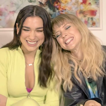 f4therharmony's tweet photo. que dua y angele se lleven tan bien y tengan admiración la una por la otra 🥺✨ yo ya gané en la vida con mis favs https://t.co/YezlhC8yBS