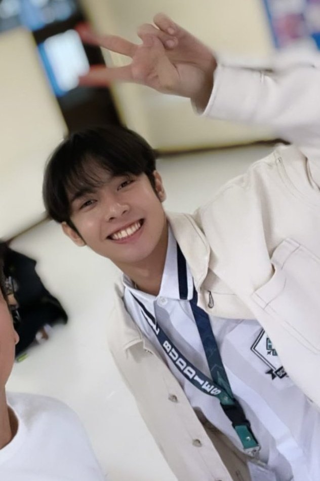 urlovekeun's tweet photo. SOBRANG GWAPO WAAAAAAH 😫😫

@SB19Official #SB19 https://t.co/9b3g2b5HcE