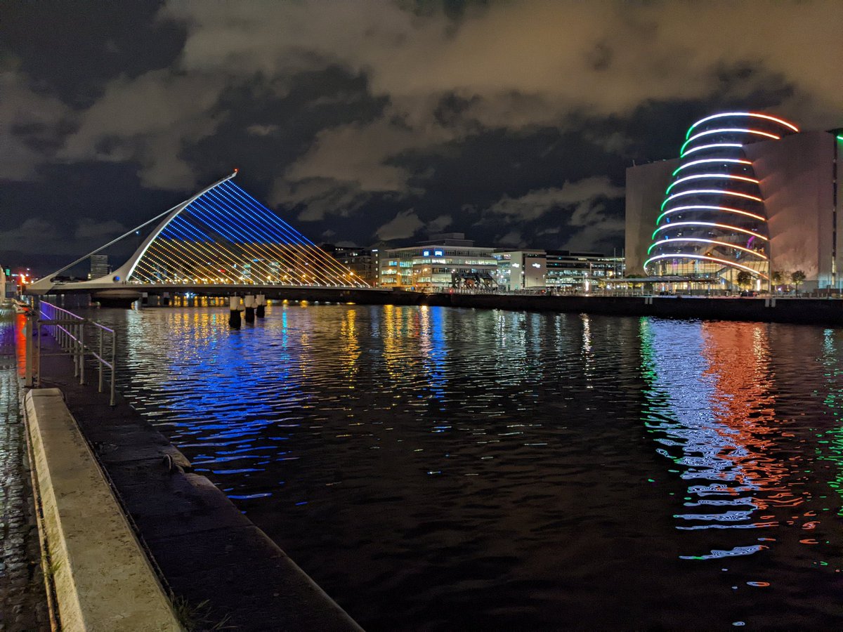 Side by side
We stand like brothers
One for all and all together
We will stay united through darker days
And we'll be unbeatable forever #StandWithUkraine <a href="/LordMayorDublin/">Lord Mayor of Dublin</a>