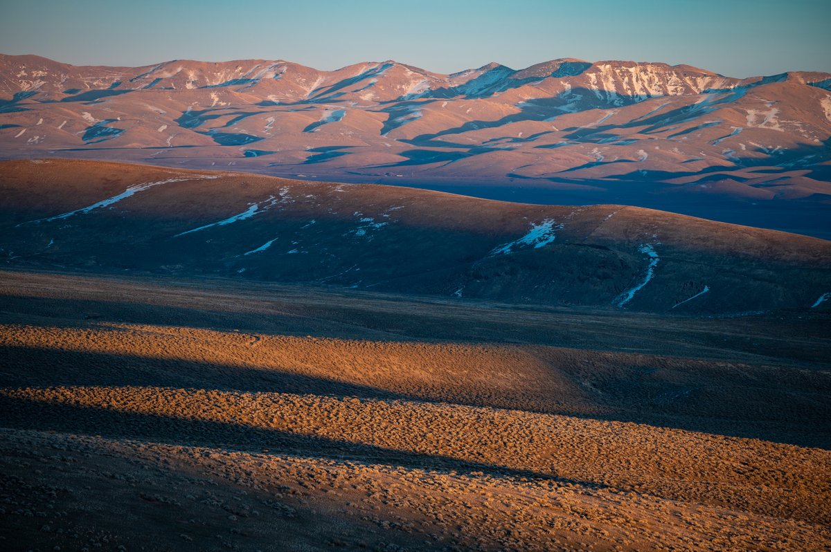 Over the past 14 months that Will Falk and I have been fighting the Thacker Pass lithium mine, one of the most common questions we're asked by journalists has been 'So if you oppose electric cars, what is your solution?' Thread ➡️