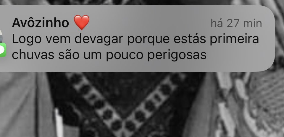 Avós são as pessoas mais preciosas do Mundo e eu posso provar que os meus o são. Deixa-me triste saber que provavelmente nunca vou conseguir retribuir tudo o que fizeram e fazem por mim, os meus são como pais para mim. No dia em que perder um deles, perdi tudo